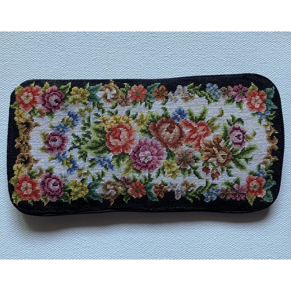 Vintage Black Floral Needlepoint Eyeglass Glasses Case Purse Embroidered